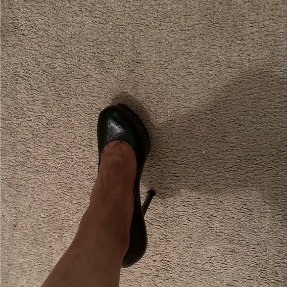 Yves Saint Laurent Shoes - Picture 9 of 10